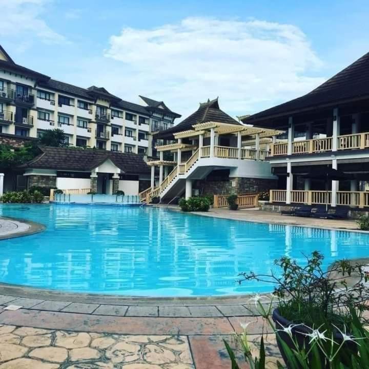 Cozy 2Br With Free Pool Beside Sm City Mall 达沃 外观 照片