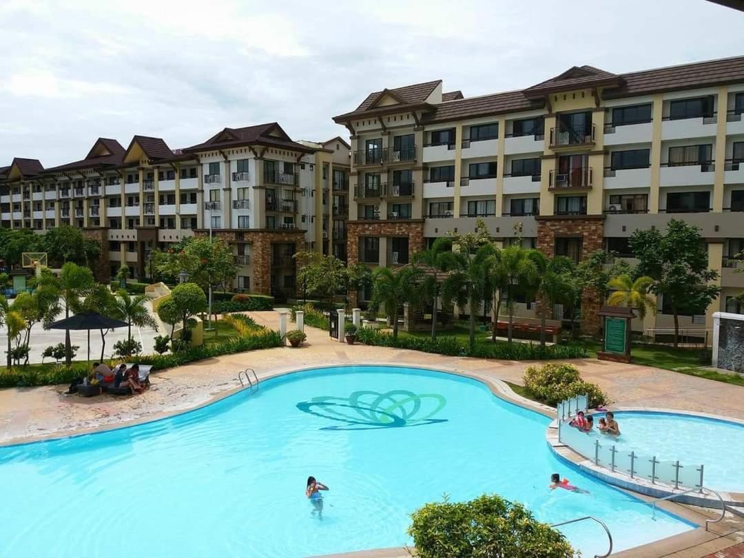 Cozy 2Br With Free Pool Beside Sm City Mall 达沃 外观 照片