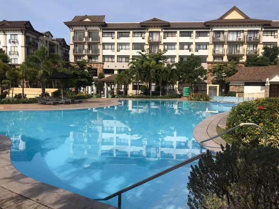 Cozy 2Br With Free Pool Beside Sm City Mall 达沃 外观 照片
