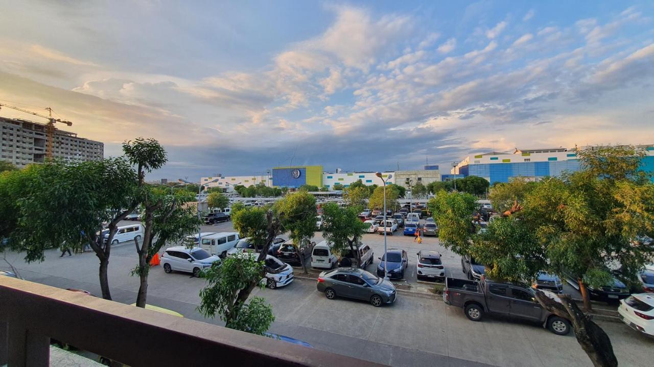 Cozy 2Br With Free Pool Beside Sm City Mall 达沃 外观 照片