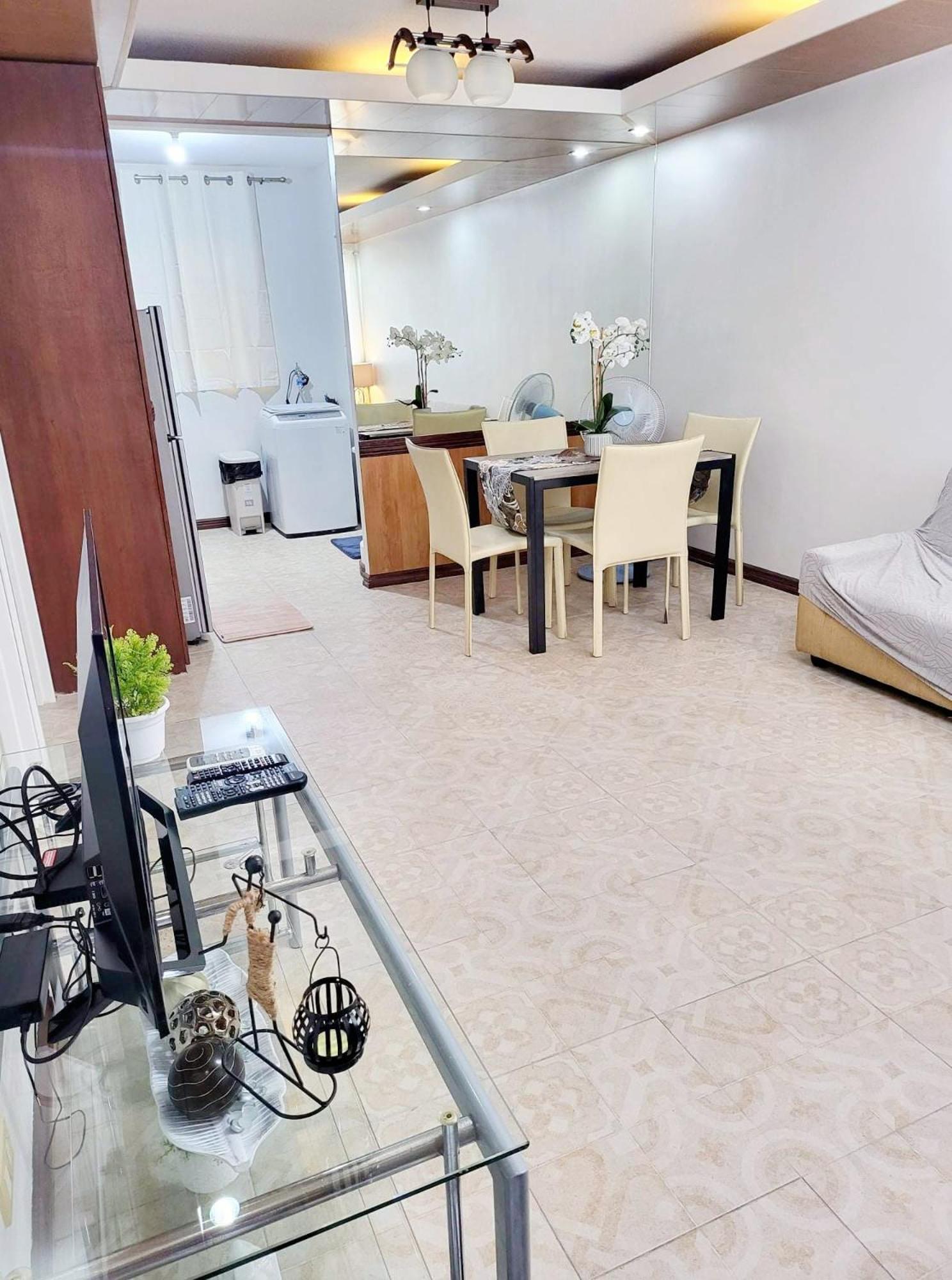 Cozy 2Br With Free Pool Beside Sm City Mall 达沃 外观 照片